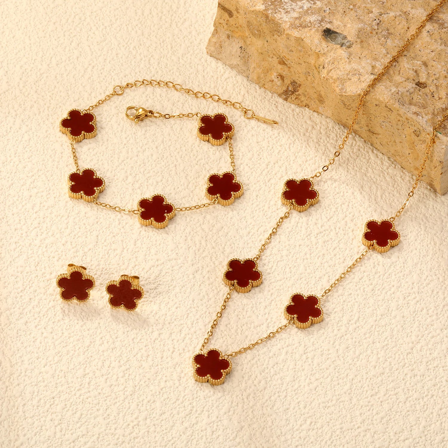 Conjunto Van Cleff - Colar, Pulseira & Brinco - Banhado a Ouro 18k - COMPRE 1 LEVE 3