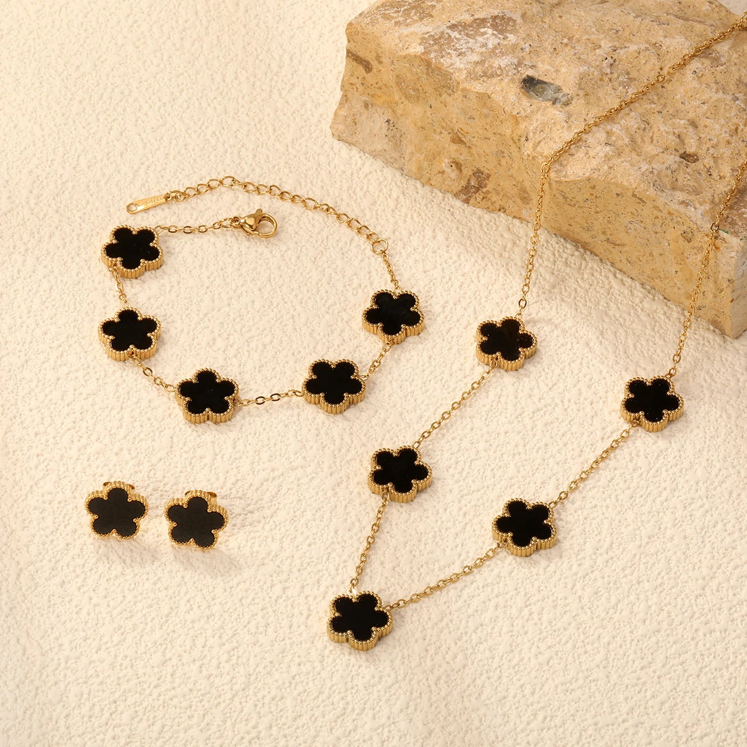 Conjunto Van Cleff - Colar, Pulseira & Brinco - Banhado a Ouro 18k - COMPRE 1 LEVE 3